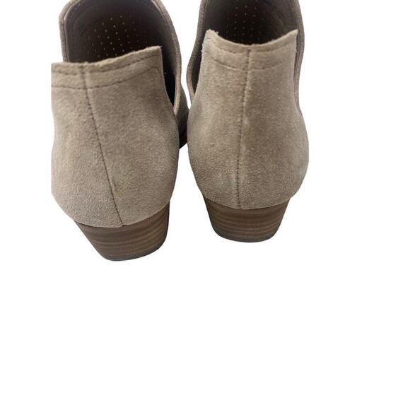 Gianni Bini Perforated Suede Block Heel Booties in Brown Size 6 M Preowned - Picture 4 of 6